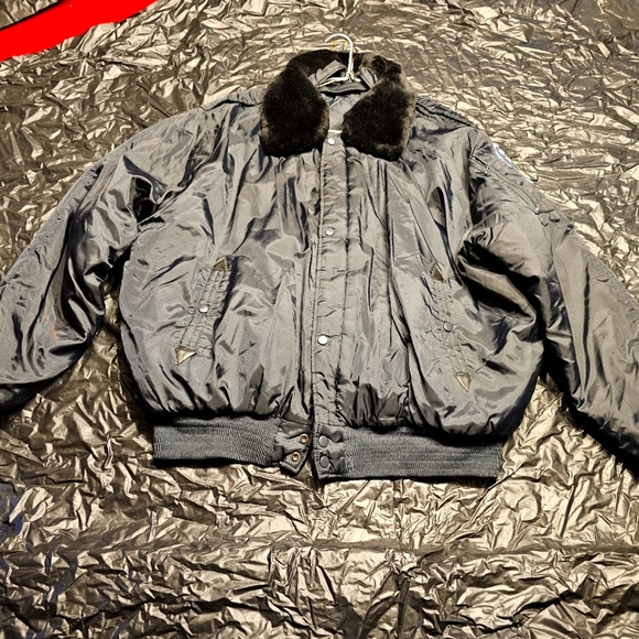 Bomber jacket - Picture 1 of 3